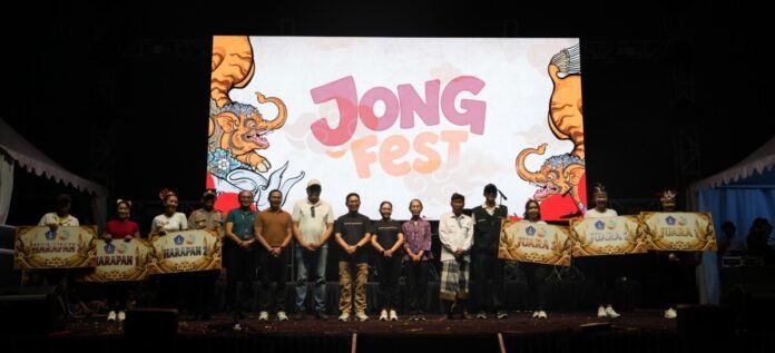 Bupati Adi Arnawa saat membuka Jong Fest 2026 di Lapangan Pratu Made Linggih, Kelurahan Kapal, Kecamatan Mengwi, Jumat (25/9).