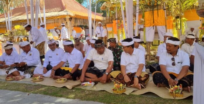 Karya Pura Dalem Kahyangan Tuban Berlangsung, Bupati Badung Tekankan Persatuan Krama