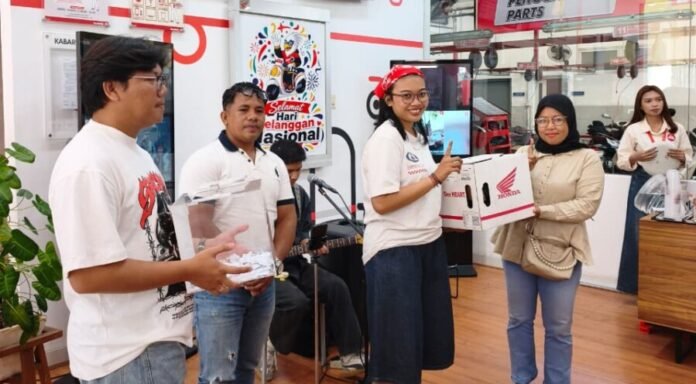 Peringatan Hari Pelanggan Nasional tahun 2026 menjadi momentum bagi Astra Motor Teuku Umar untuk memberikan apresiasi kepada konsumen. Hal tersebut diwujudkan melalui kegiatan gathering pelanggan dengan mengusung tema “Your Day Your Vibe”.