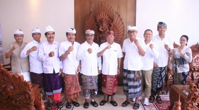 Gubernur Bali Wayan Koster menerima audiensi jajaran Perhimpunan Dokter Hewan Indonesia (PDHI) Cabang Bali di Jayasabha, Denpasar, Jumat (11/9/2026).