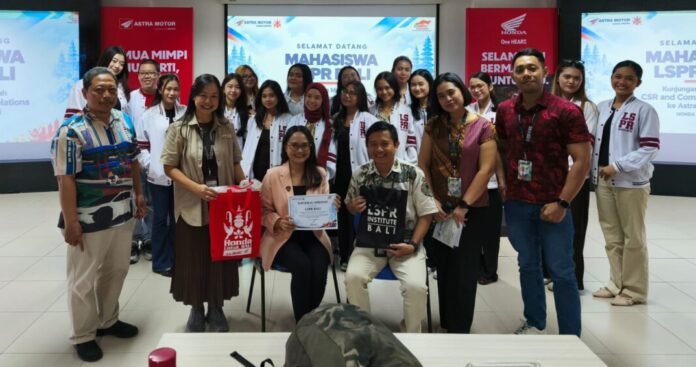 Astra Motor Bali menerima kunjungan mahasiswa LSPR Bali untuk mengenal praktik tanggung jawab sosial perusahaan (CSR) dan hubungan komunitas melalui pembelajaran langsung di dunia industri.