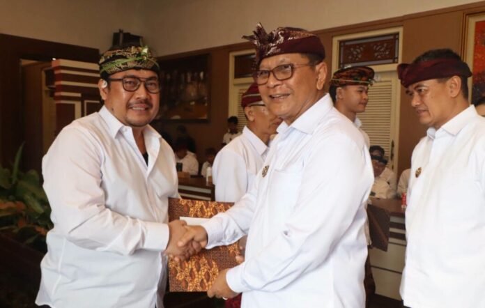 Tujuh ASN Resmi Dilantik Bupati Buleleng, Ada Dokter dan Pengawas Sekolah Ahli Utama
